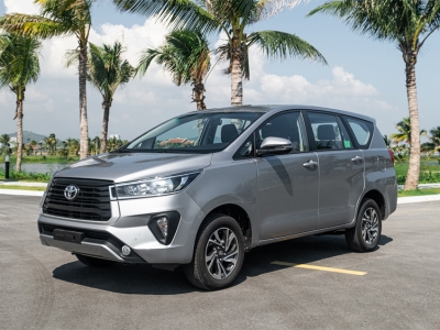 Giá xe Toyota Innova 2.0E số sàn giá bao nhiêu tại Toyota Tân Cảng?